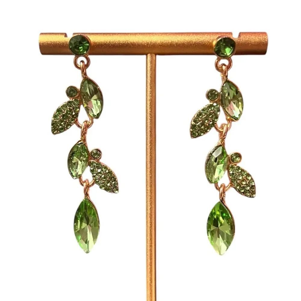 💎2/$30💎 Elegant Green Crystal Leaf Gold Tone Earrings